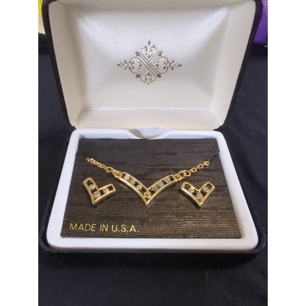 Vintage Necklace And Earrings Gift Set In V Shape - Original‎ Packaging